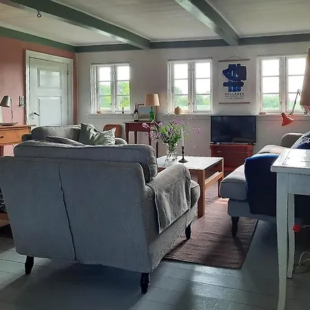 Timber-framed Idyll With Views Of The Fields * Humble